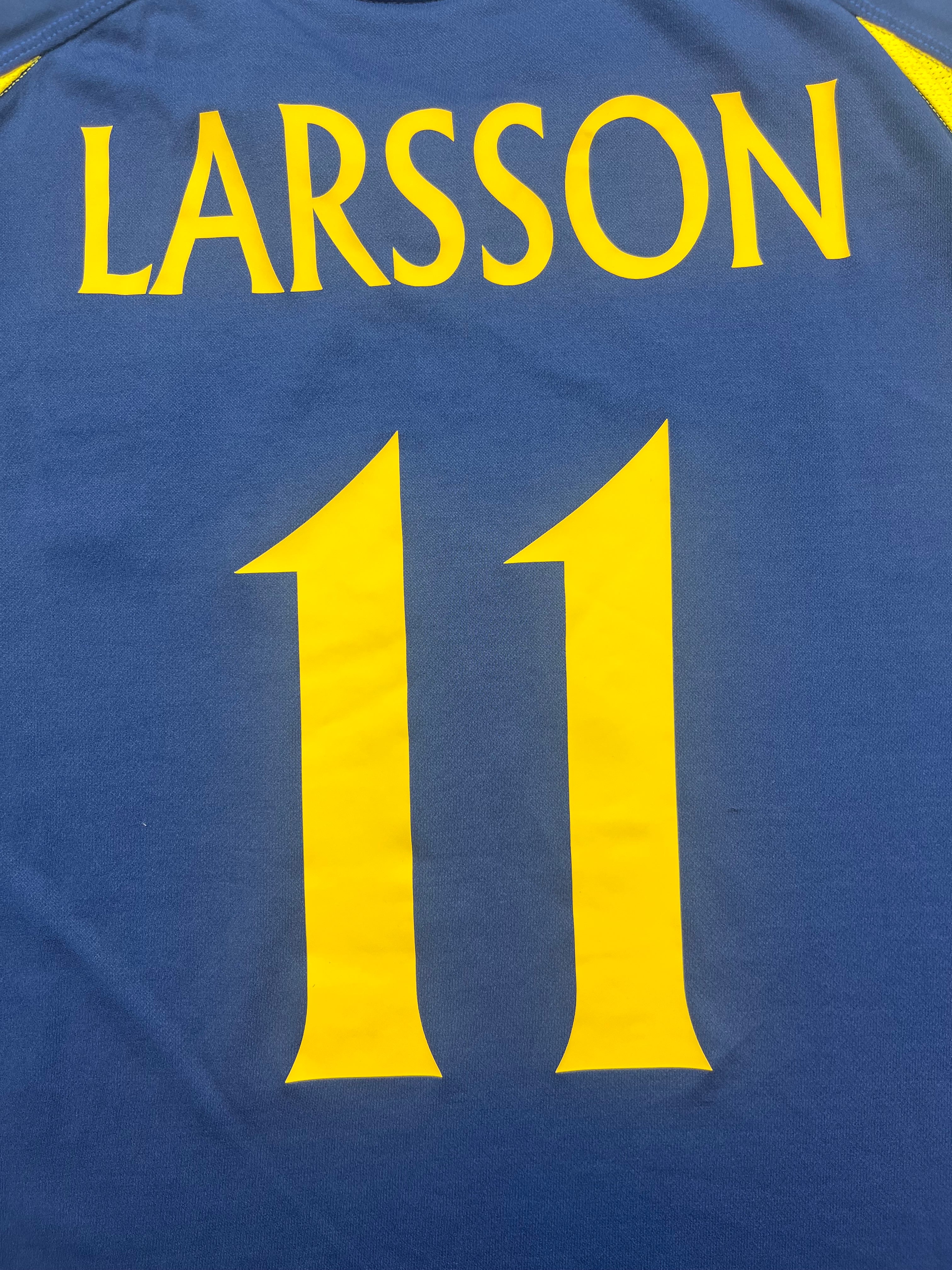 2004/05 Sweden Away/Training Shirt Larsson #11 (XL) 9/10