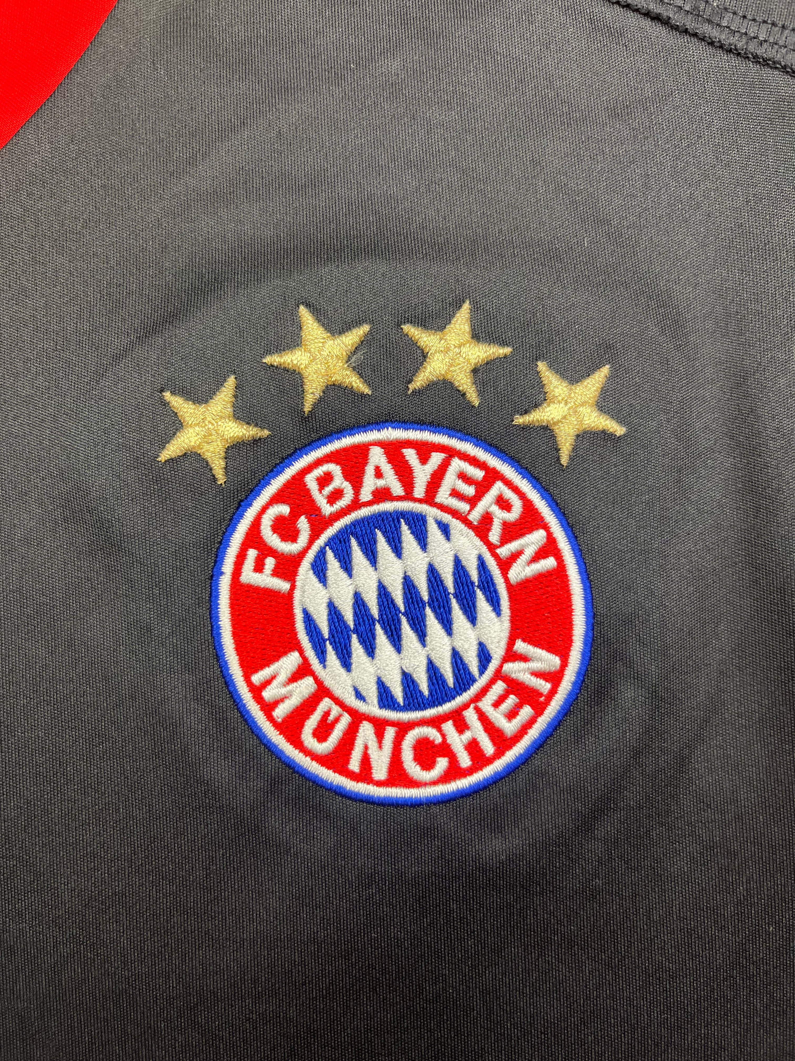 2017/18 Bayern Munich GK Shirt (S) 9/10