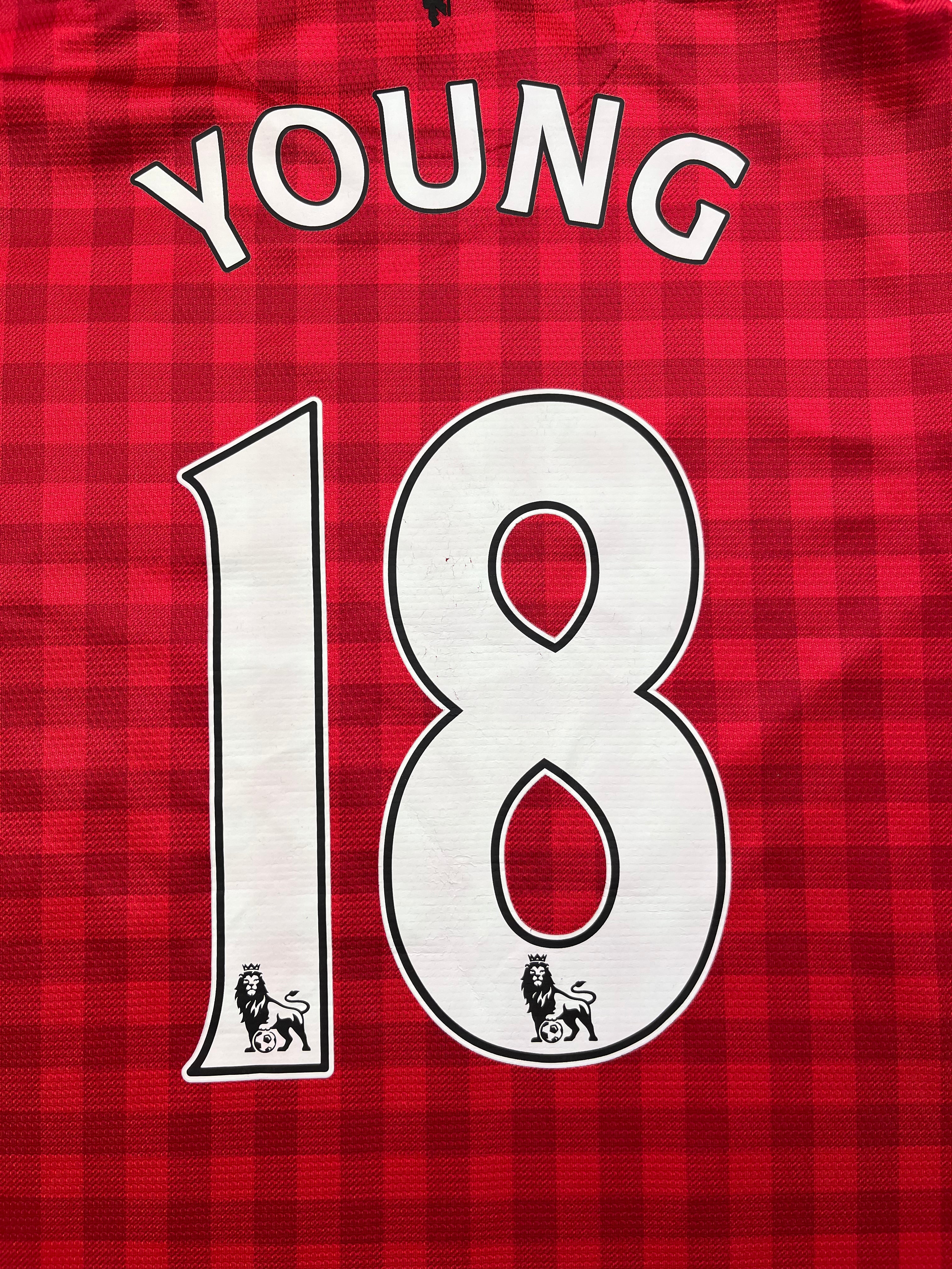 2012/13 Manchester United Home Shirt Young #18 (L) 8.5/10