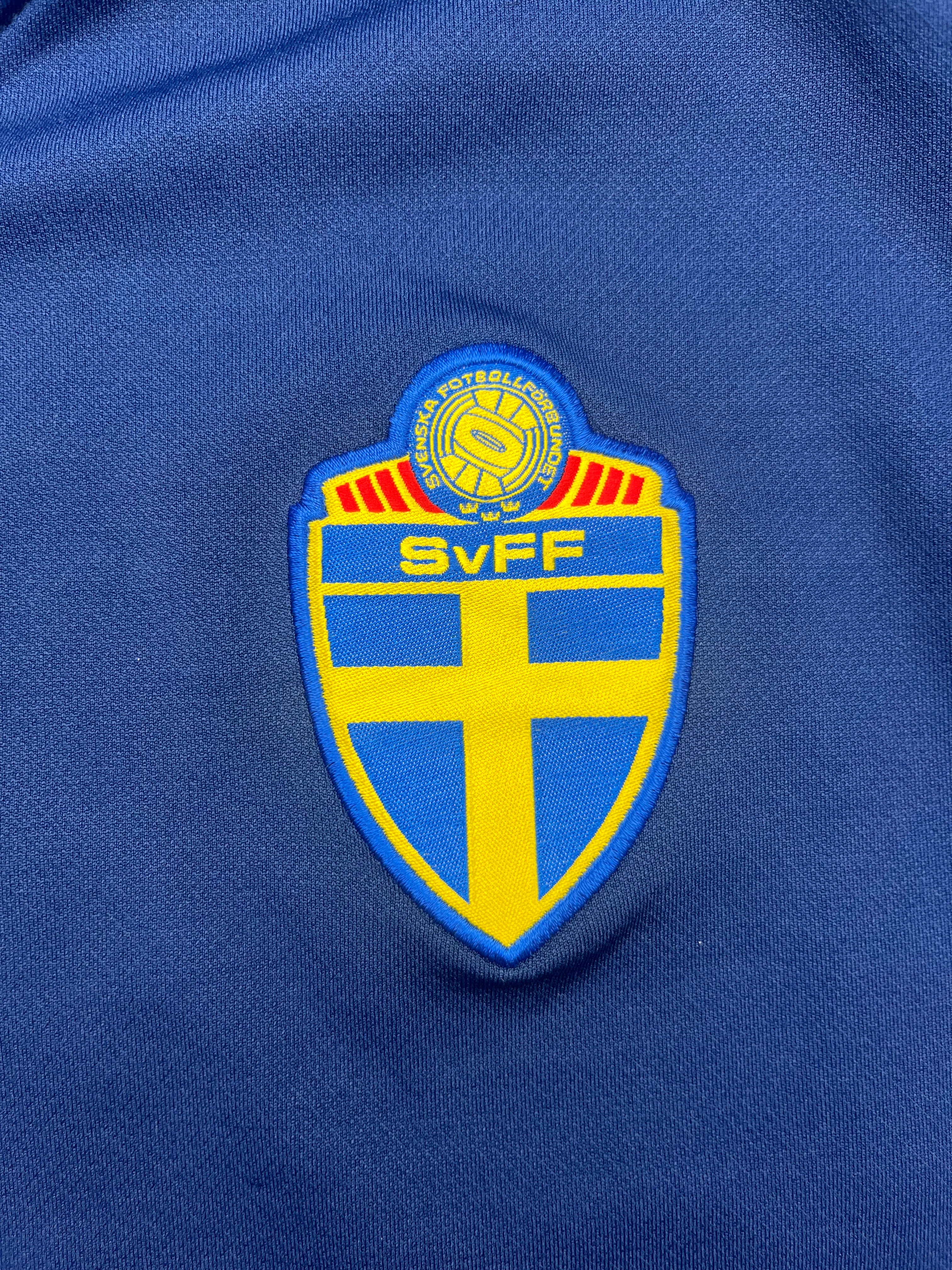 2004/05 Sweden Away/Training Shirt Larsson #11 (XL) 9/10