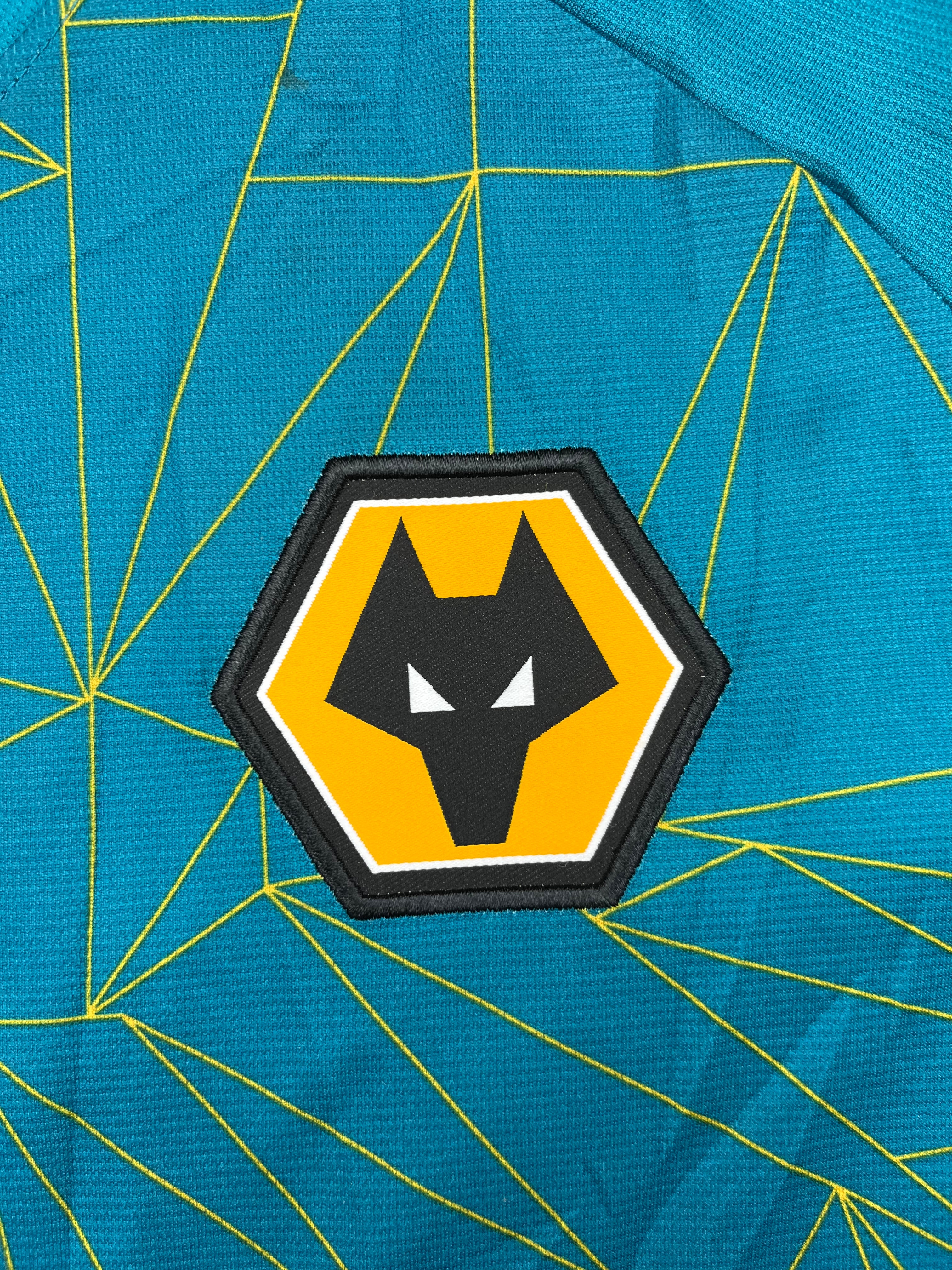 2022/23 Wolves Away Shirt Hee Chan #11 (XL) 9/10