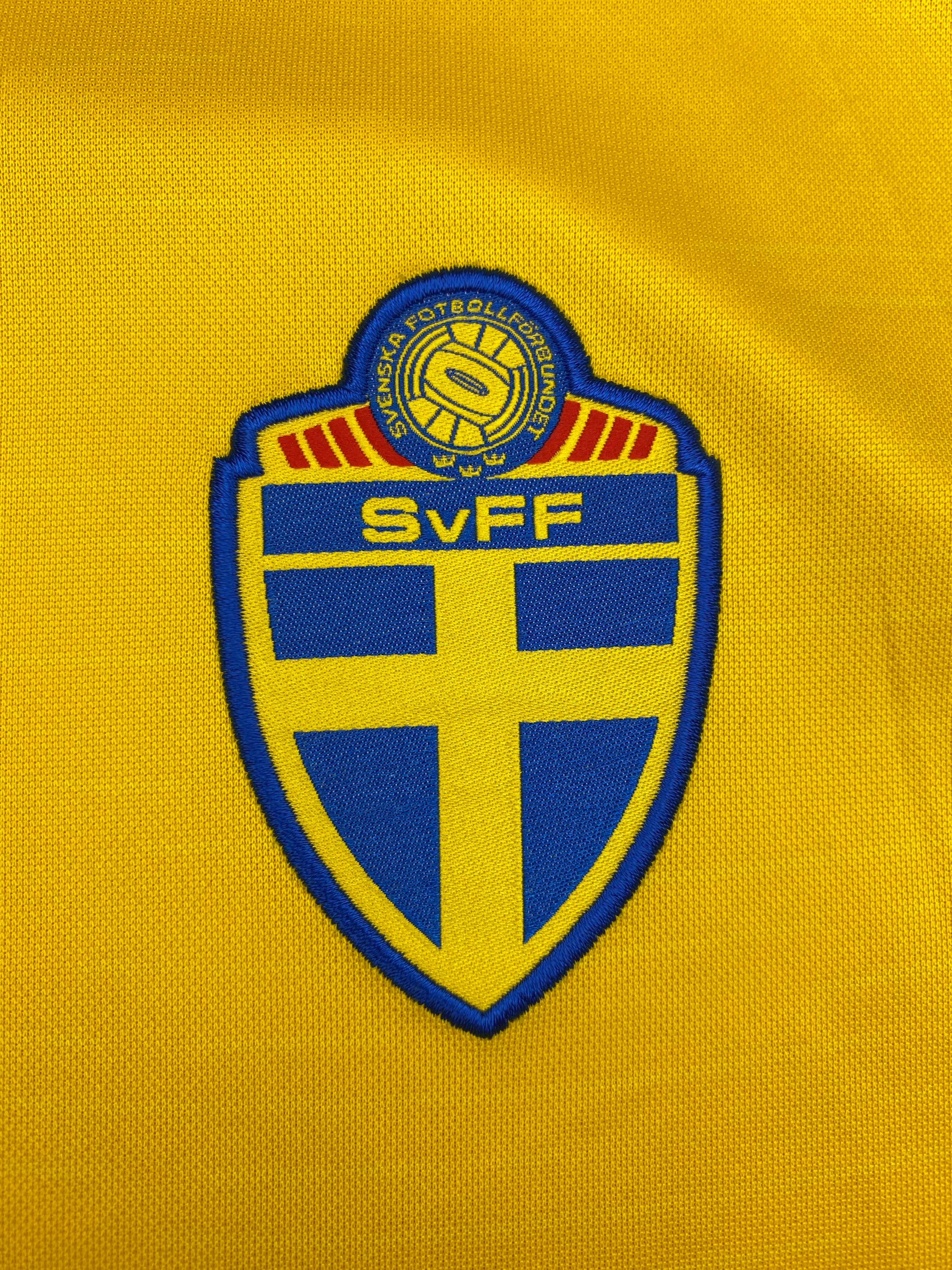 2004/05 Sweden Home Shirt (L) 9/10