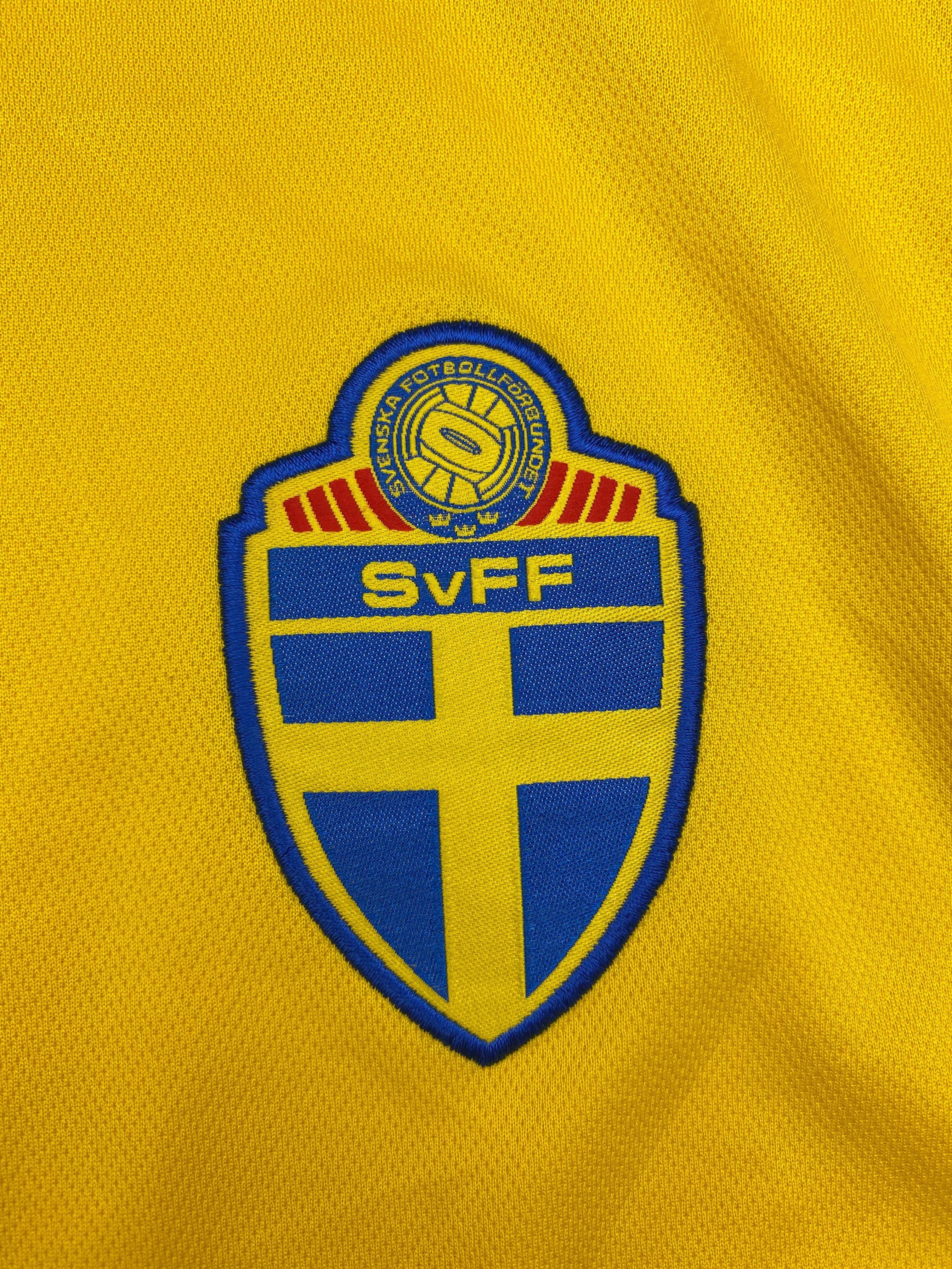 2005/06 Sweden Home Shirt (L) 9/10