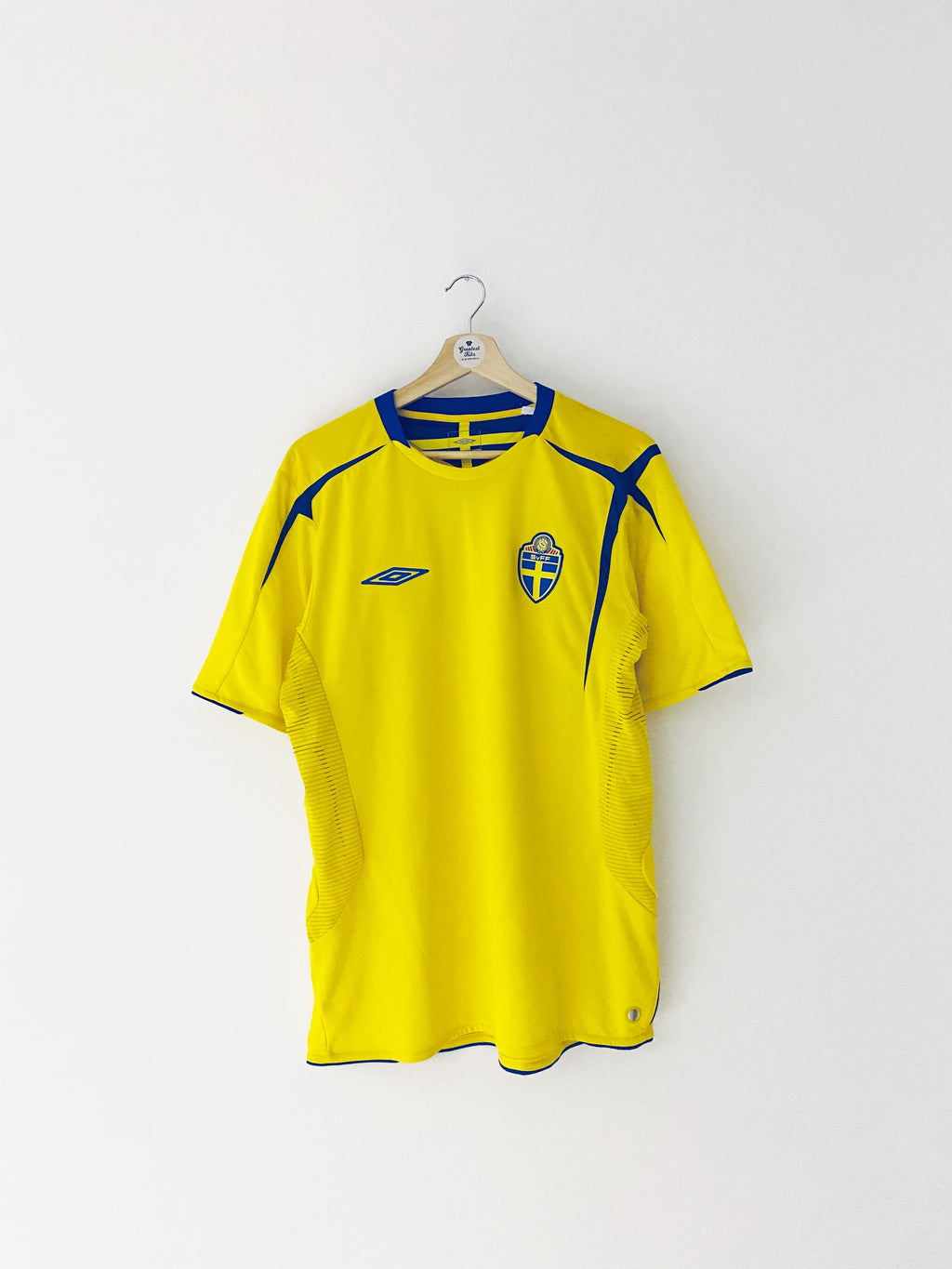 2005/06 Sweden Home Shirt (L) 9/10