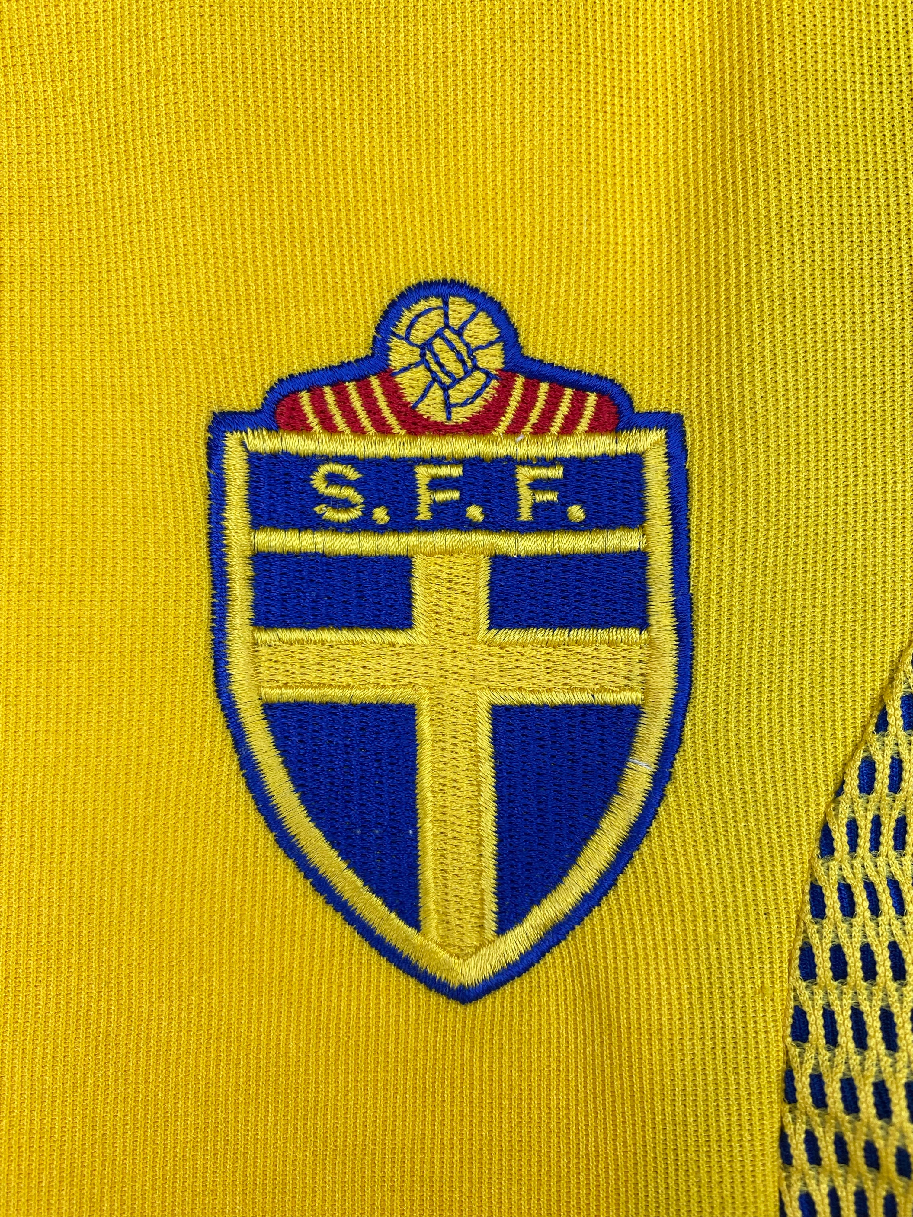 2002/03 Sweden Home Shirt (XL.Boys) 7/10