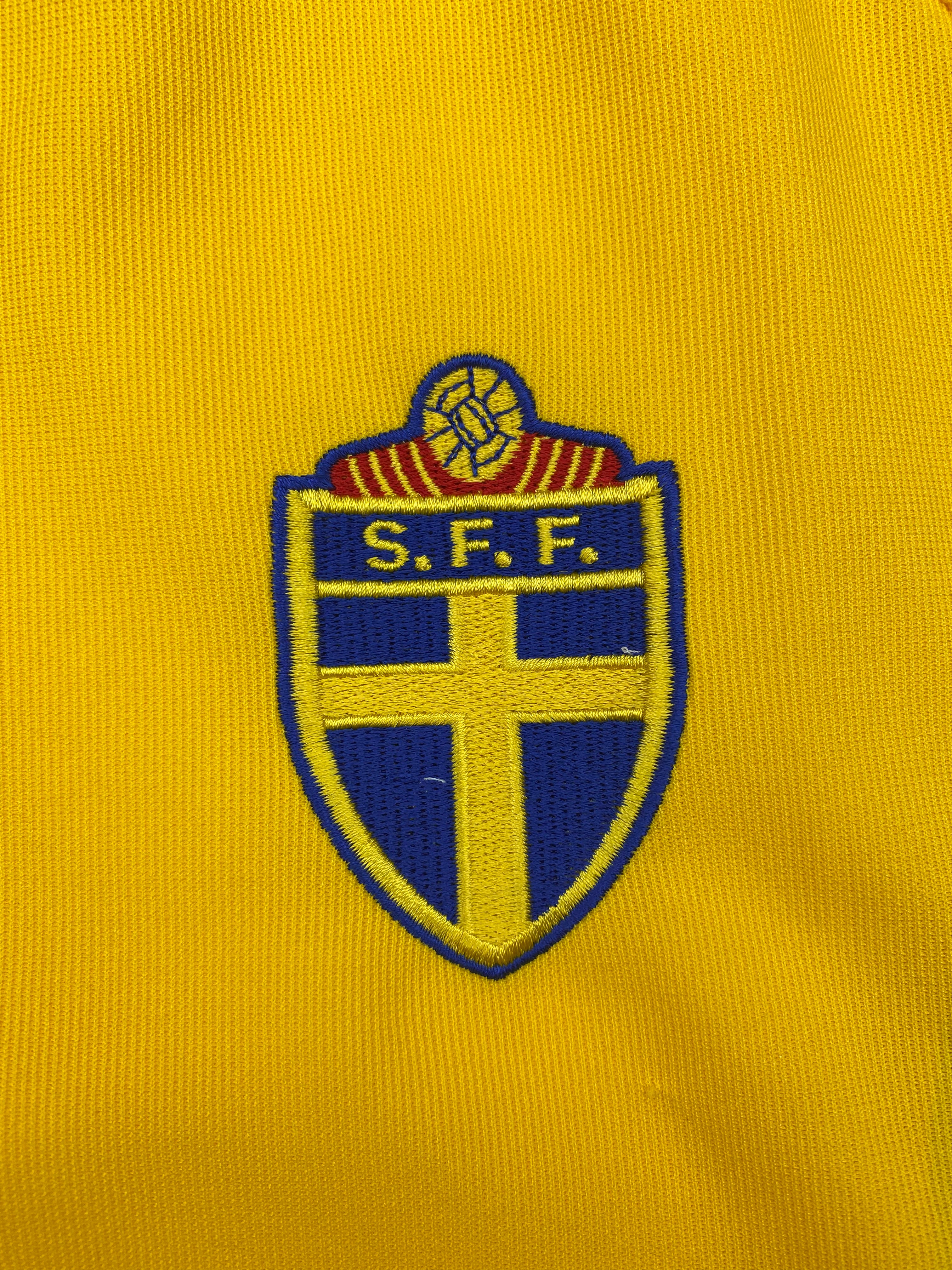 2002/03 Sweden Home Shirt (L) 8.5/10